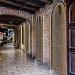 Ξενοδοχείο Unique Luxury