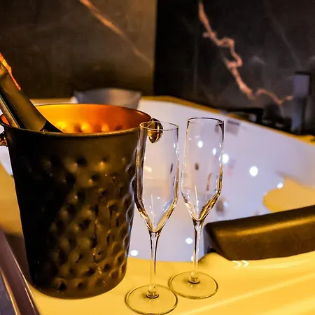 호텔 Unique Luxury 5*