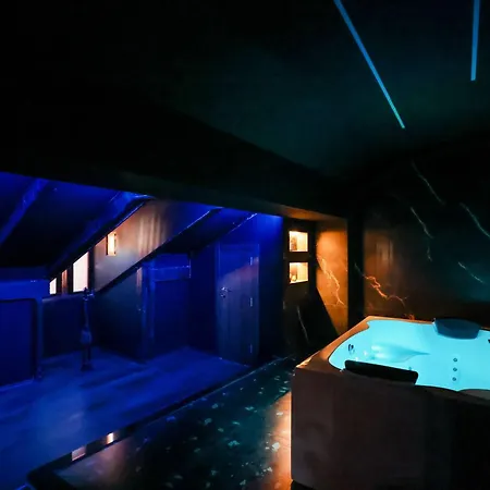 Unique Luxury Шкодер