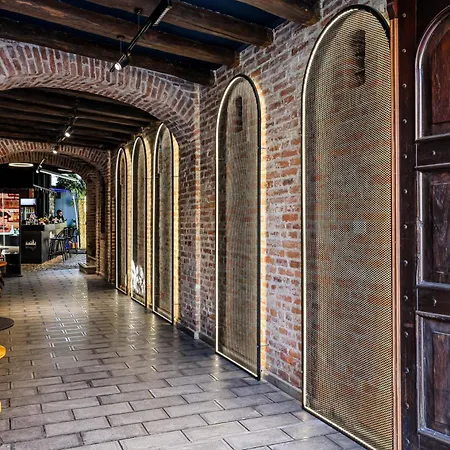 Отель Unique Luxury