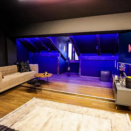 Unique Luxury Отель