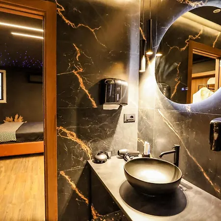 酒店 Unique Luxury Shkodër
