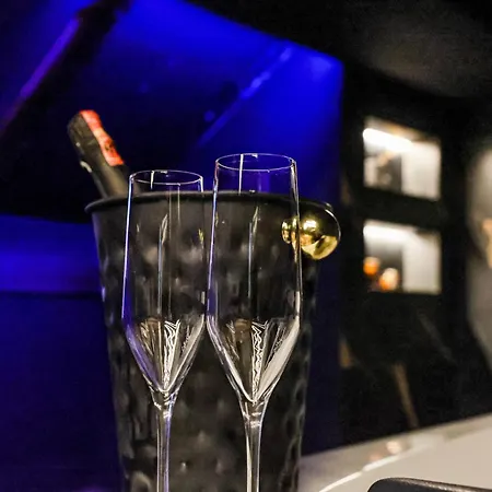 Отель Unique Luxury 5*