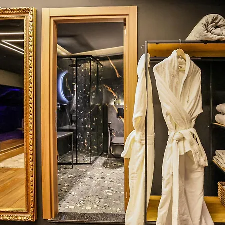 Unique Luxury Отель