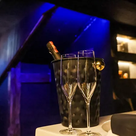 Отель Unique Luxury 5*