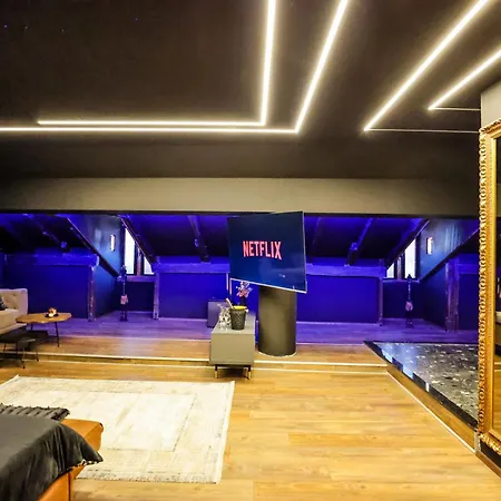 Unique Luxury 호텔