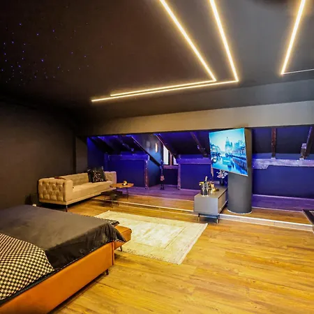Unique Luxury 호텔 5*