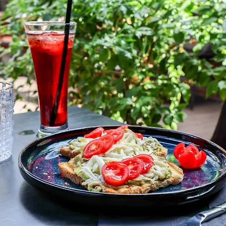 Отель Unique Luxury Шкодер