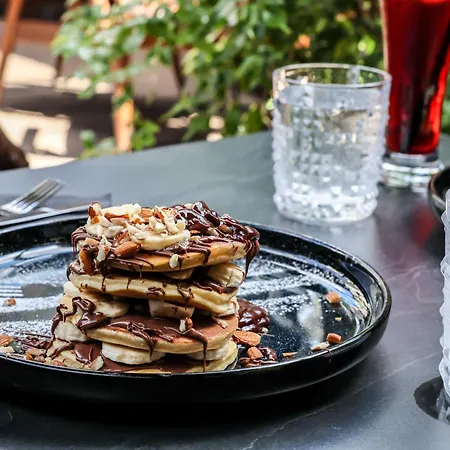 Unique Luxury Шкодер