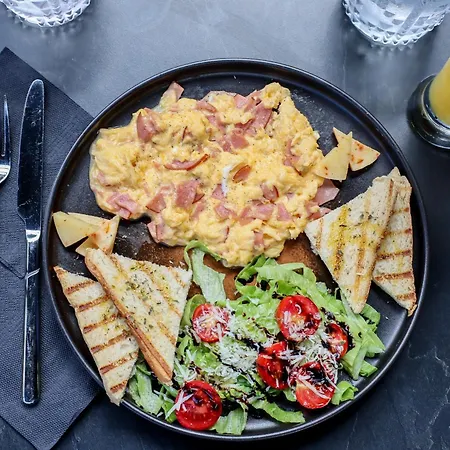 Unique Luxury Отель Шкодер