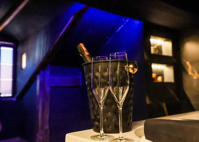 酒店 Unique Luxury 5*