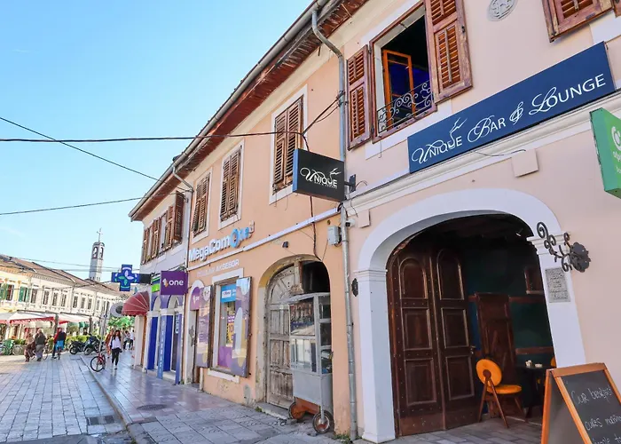 酒店 Unique Luxury Shkodër